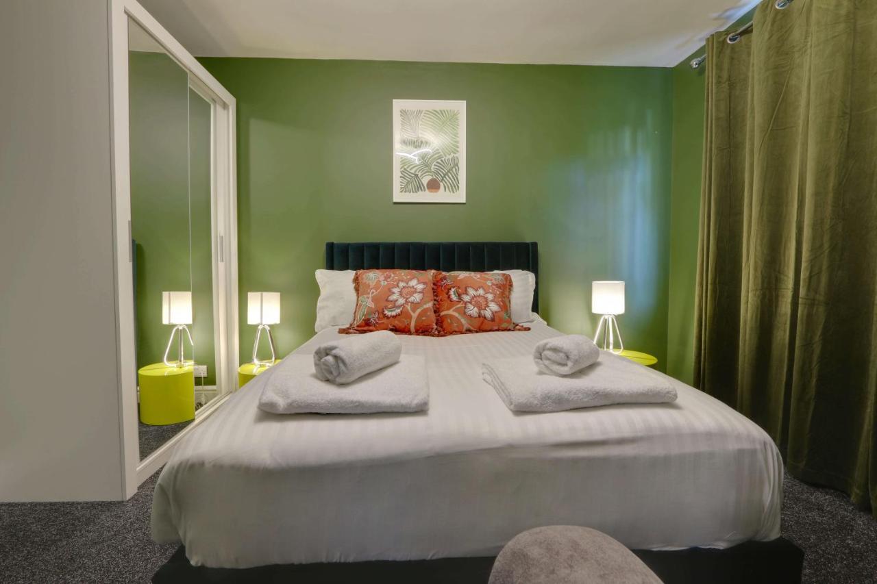 #Upmarket, Exceptional 4 Bed House, With Free Parking, Close To Amenities And Supermarkets Шефилд Экстерьер фото