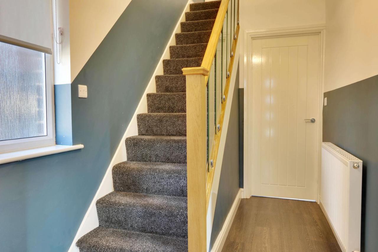 #Upmarket, Exceptional 4 Bed House, With Free Parking, Close To Amenities And Supermarkets Шефилд Экстерьер фото