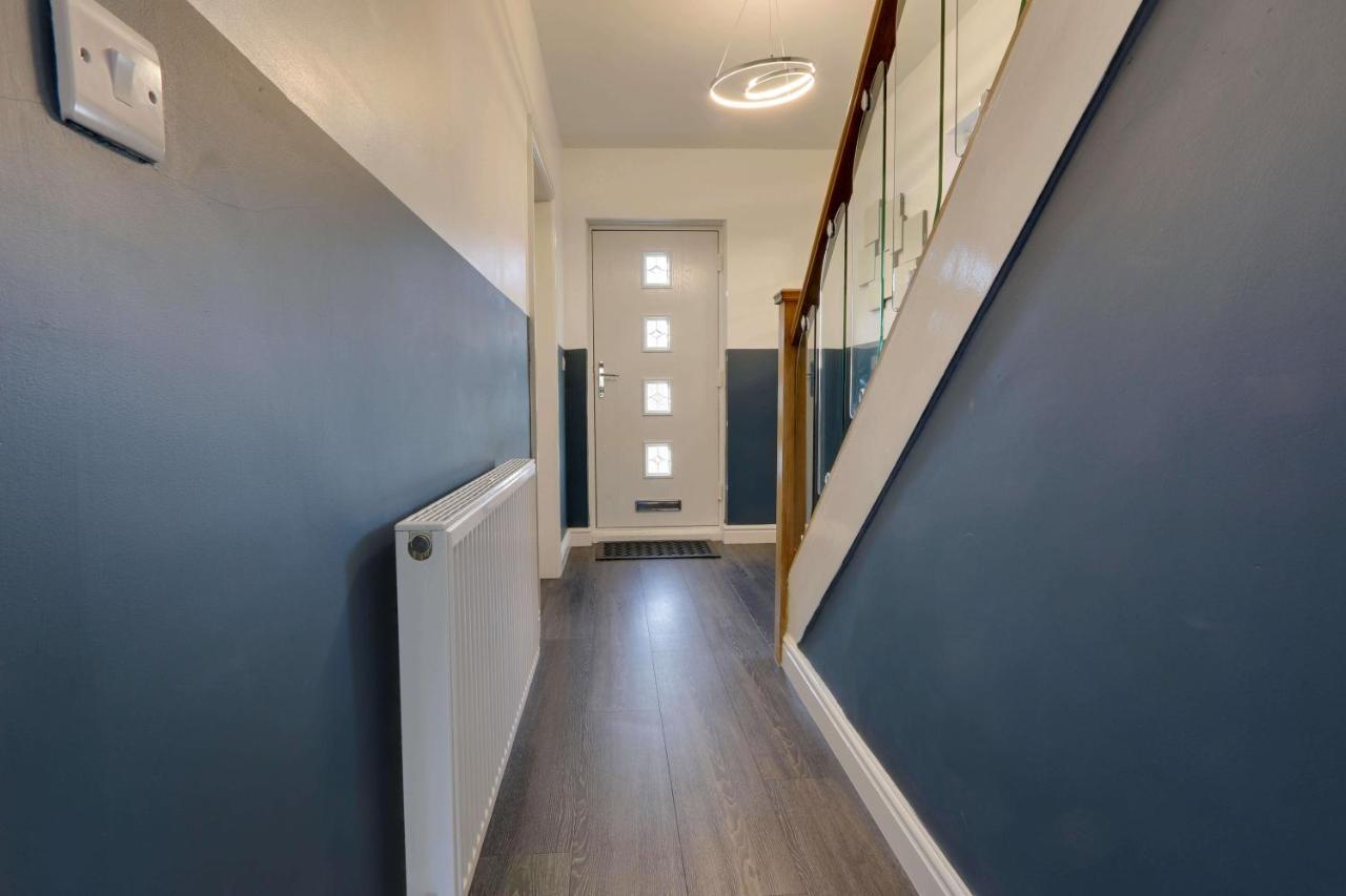 #Upmarket, Exceptional 4 Bed House, With Free Parking, Close To Amenities And Supermarkets Шефилд Экстерьер фото