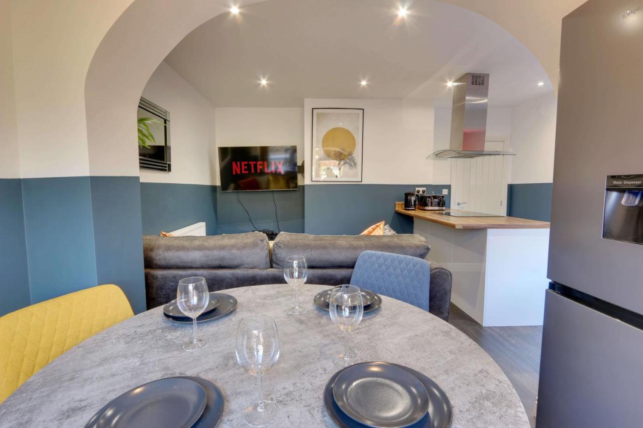 #Upmarket, Exceptional 4 Bed House, With Free Parking, Close To Amenities And Supermarkets Шефилд Экстерьер фото