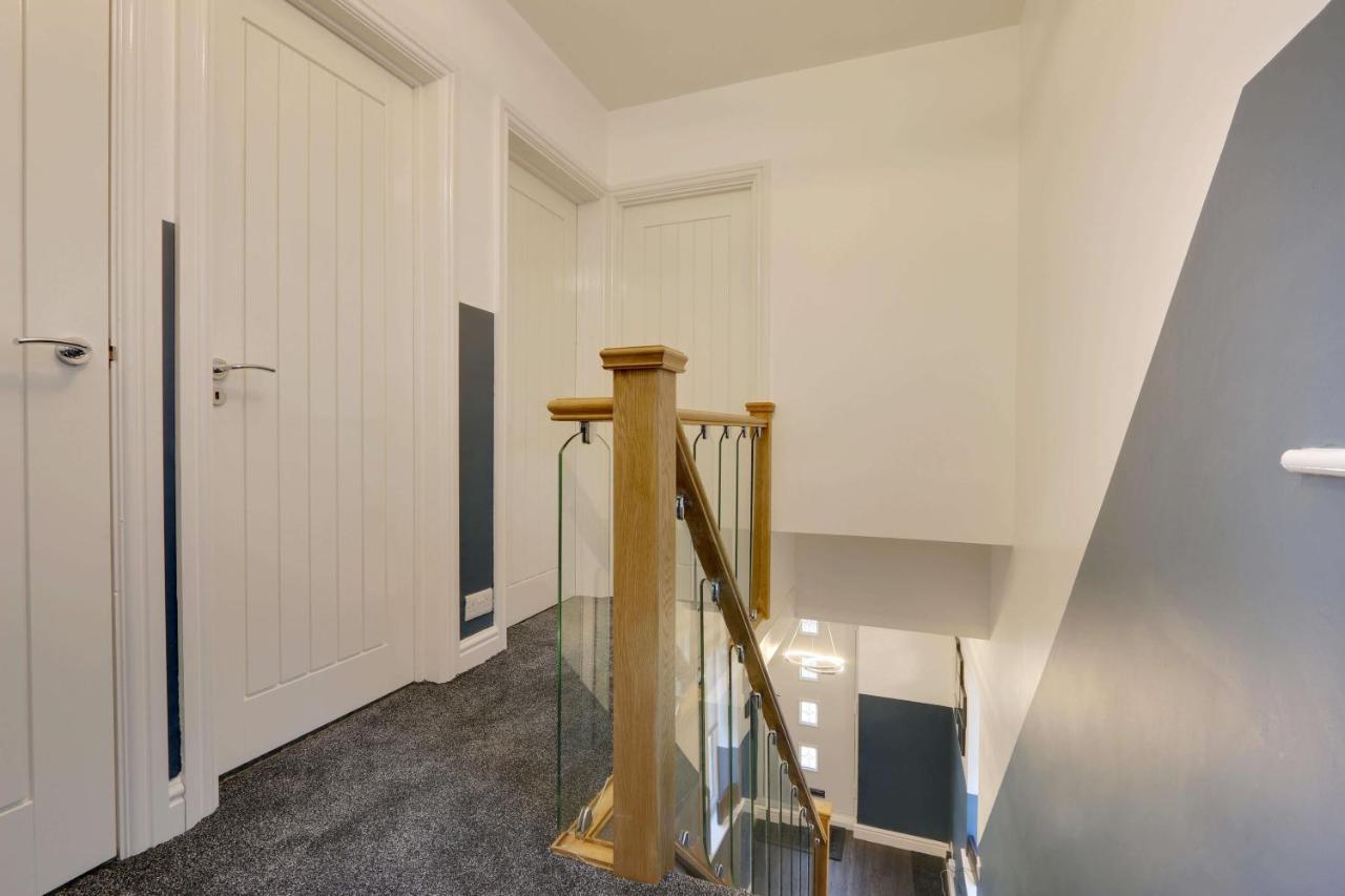 #Upmarket, Exceptional 4 Bed House, With Free Parking, Close To Amenities And Supermarkets Шефилд Экстерьер фото
