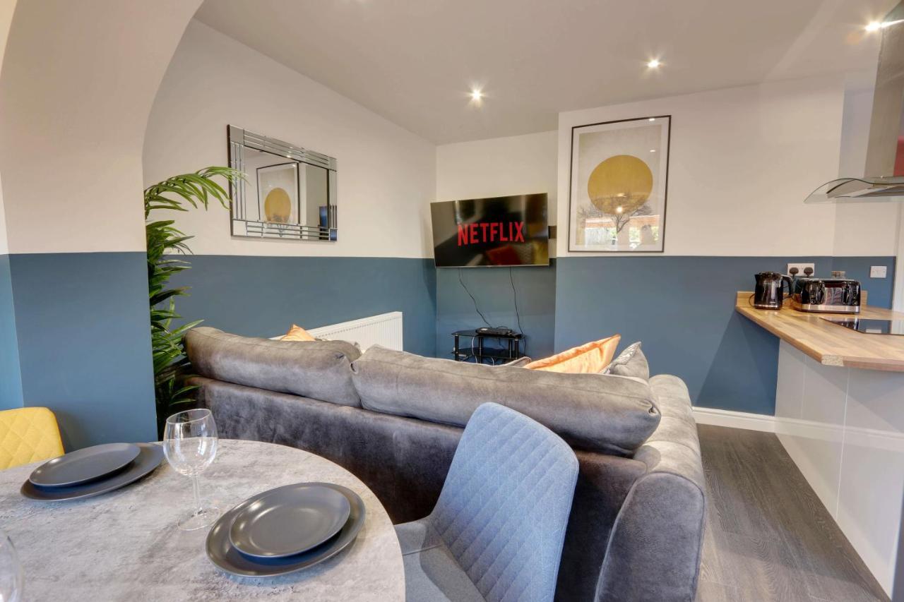 #Upmarket, Exceptional 4 Bed House, With Free Parking, Close To Amenities And Supermarkets Шефилд Экстерьер фото